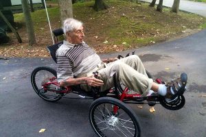 an-fahrrad-trotz-parkinson